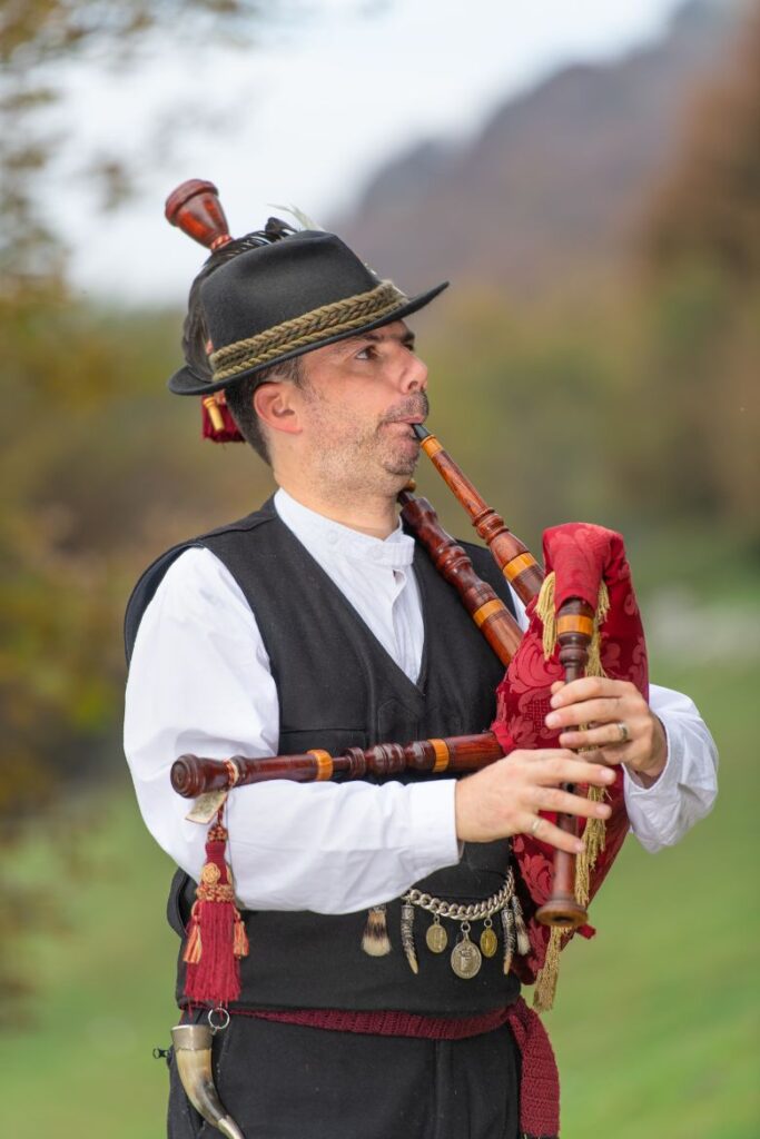 where do bagpipes come from