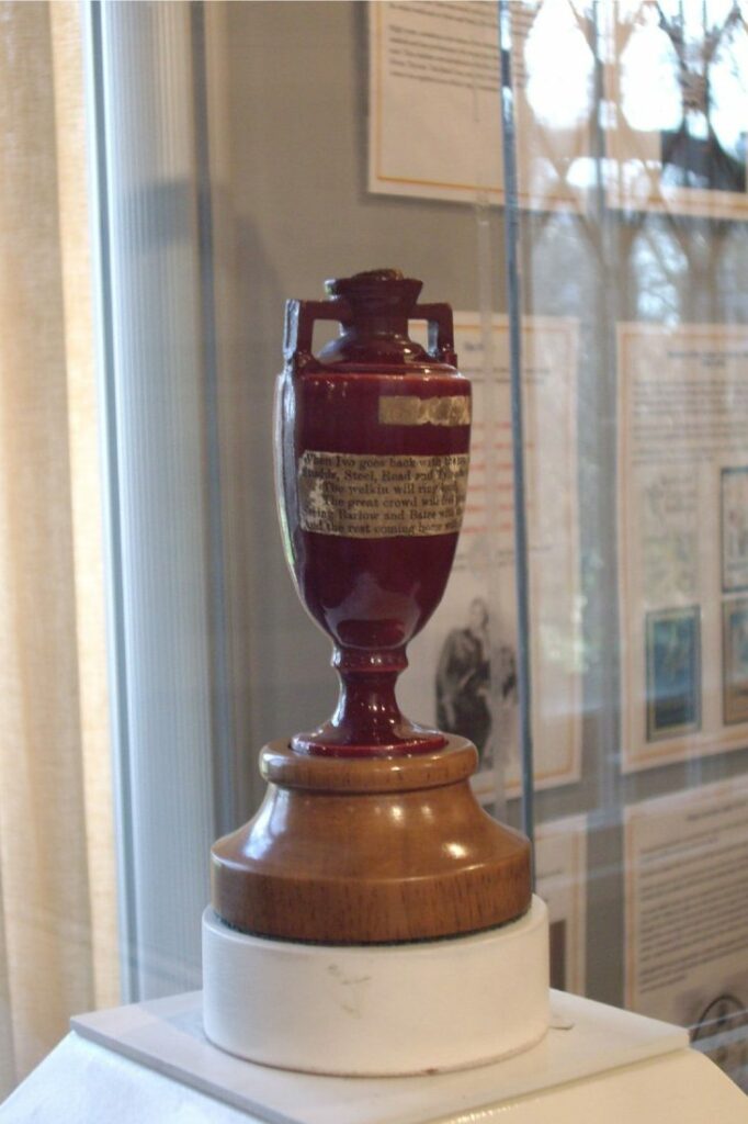 the ashes urn